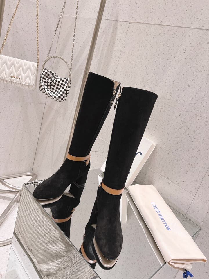 Louis Vuitton Parisienne Leather Knee-High Boots in Black Leather