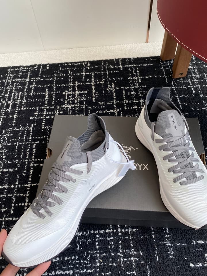 Arc'teryx Konseal Lt Hiking Shoes in All White