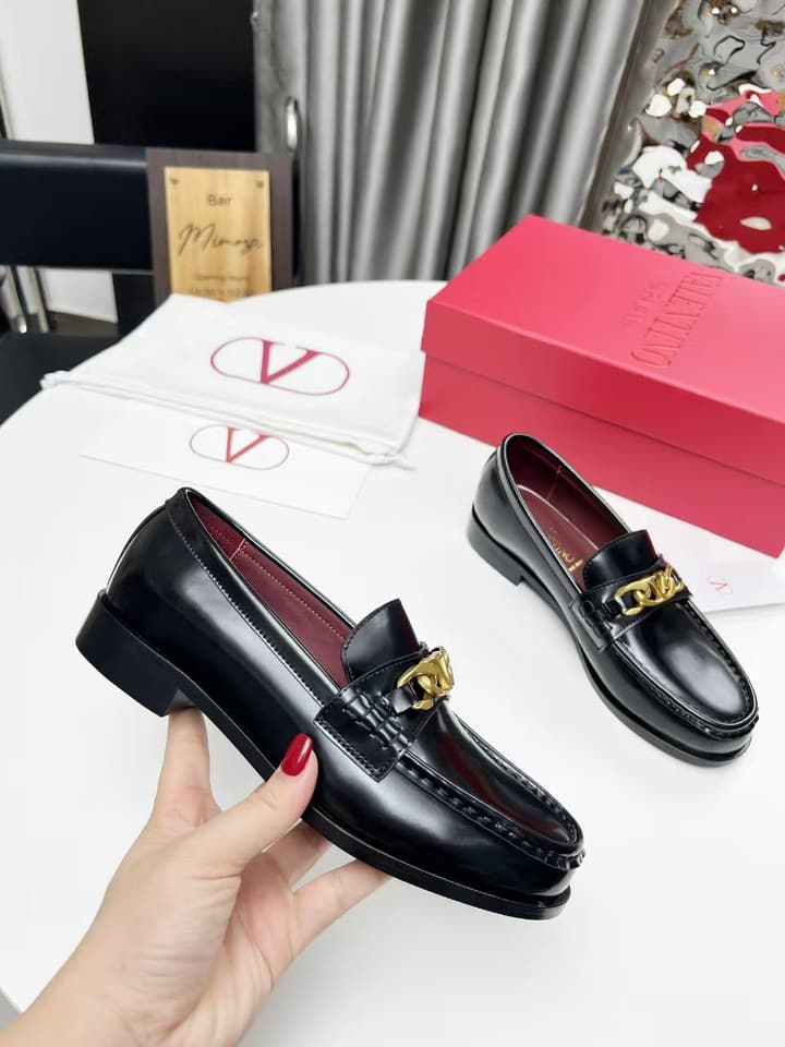 Valentino Logo Buckle Polished Leather Loafers – 2024 Collection in Black