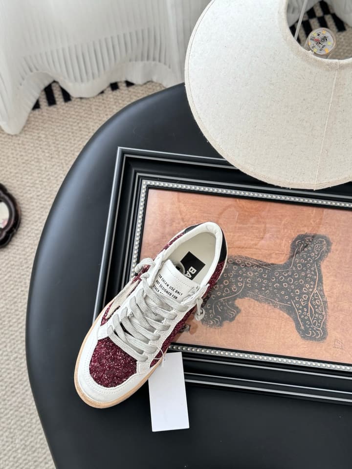 Golden Goose Distressed Graffiti Sneakers – 2024 Collection in Burgundy And White