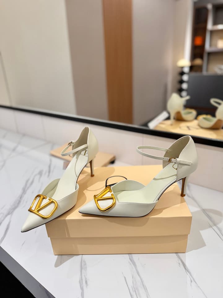 Valentino Garavani VLogo Signature Slingback Sandals in Classic Black