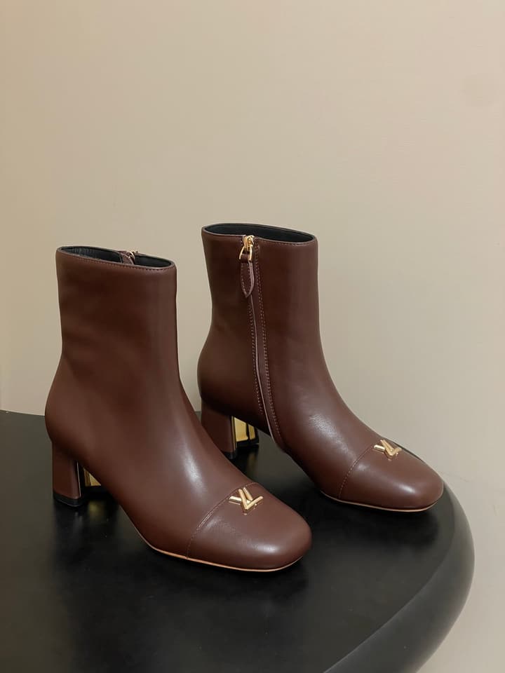 Louis Vuitton LV Swing Metal Heel Ankle Boots – 25SS Autumn/Winter Collection in Black