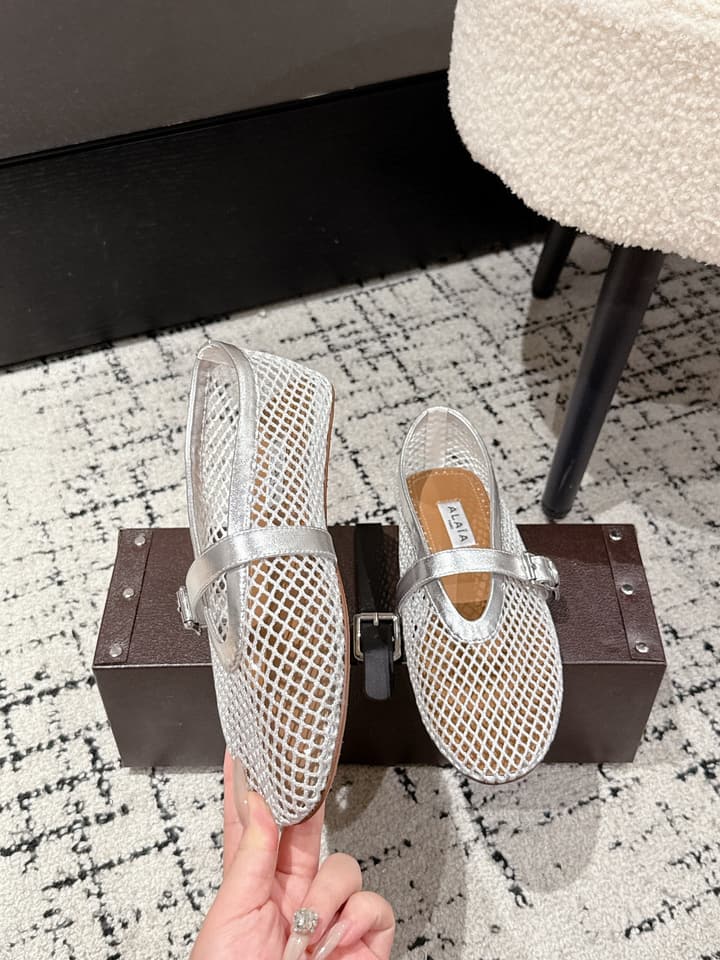 Alaïa Flat Mesh Ballet Flats – 25SS in Golden Beige Mesh