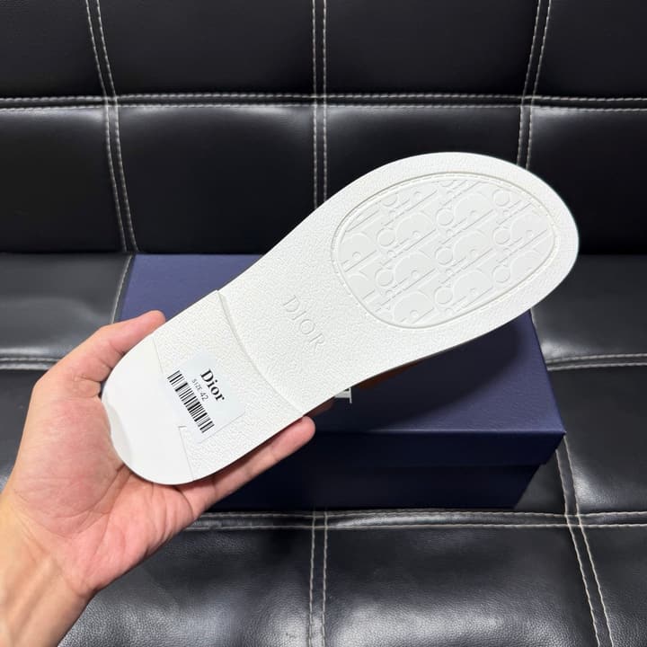 Dior Men's Pebbled Leather and Suede Slides – Spring/Summer Collection 2025 in Black Pebbled Leather Cross Strap