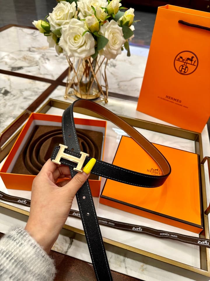 Hermès Classic Leather Belt – 2.5cm in Tan Textured With Polished Gold Buckle
