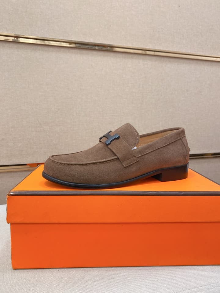 Hermès Business Casual Leather Loafers in Black Leather