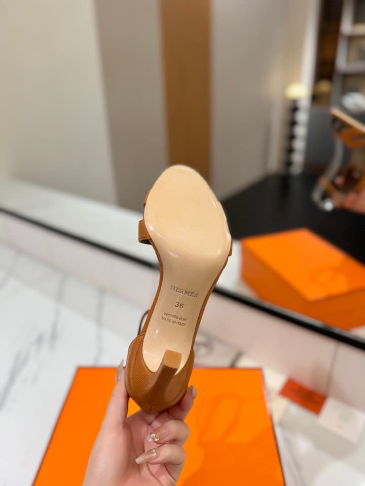 Hermès Classic H Palm Grain Heeled Sandals – 9cm in Black