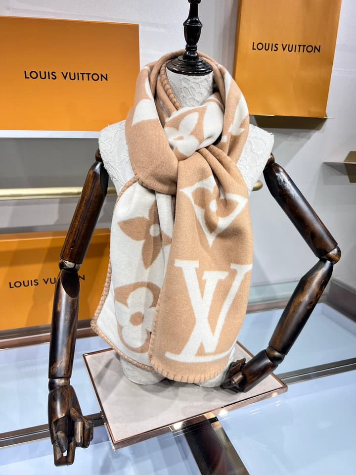 Louis Vuitton Monogram Jacquard Cashmere Scarf – 2023 Collection