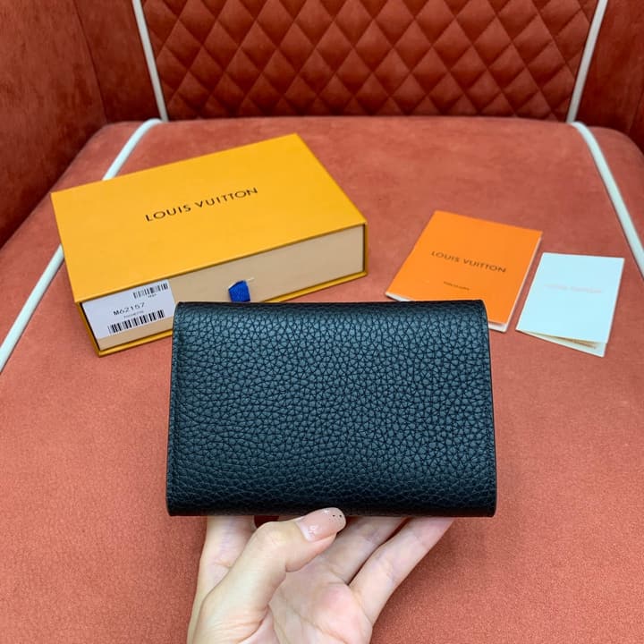 Louis Vuitton Capucines Short Wallet