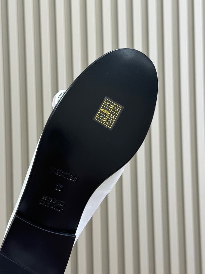 Hermes Kelly Wide Buckle Mules – 2025 Collection in Black