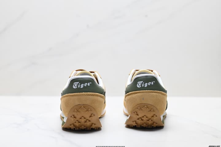 Onitsuka Tiger Edr 78 Low-Top Running Shoes in Cream And Burgundy