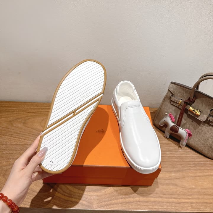 Hermès Classic Lightweight Couple's Slides – SS25 in Black Leather