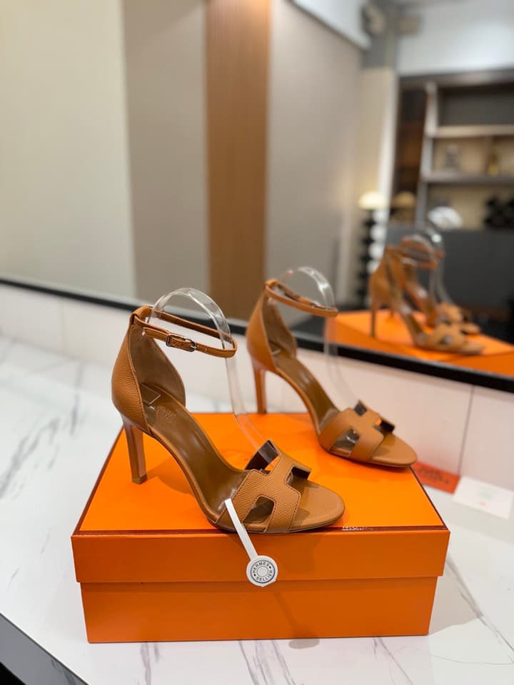 Hermès Classic H Palm Grain Heeled Sandals – 9cm in Black