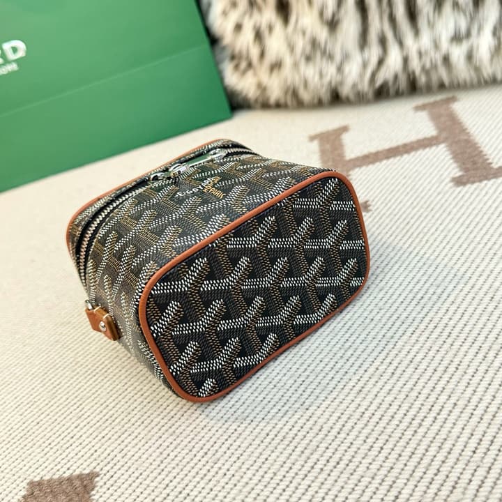 Goyard Muse Vanity Ultra Mini Cosmetic Bag in Blue