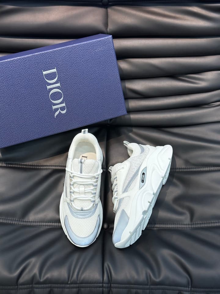 Dior B22 Men's Retro Jogging Sneakers in Black And White Patterned