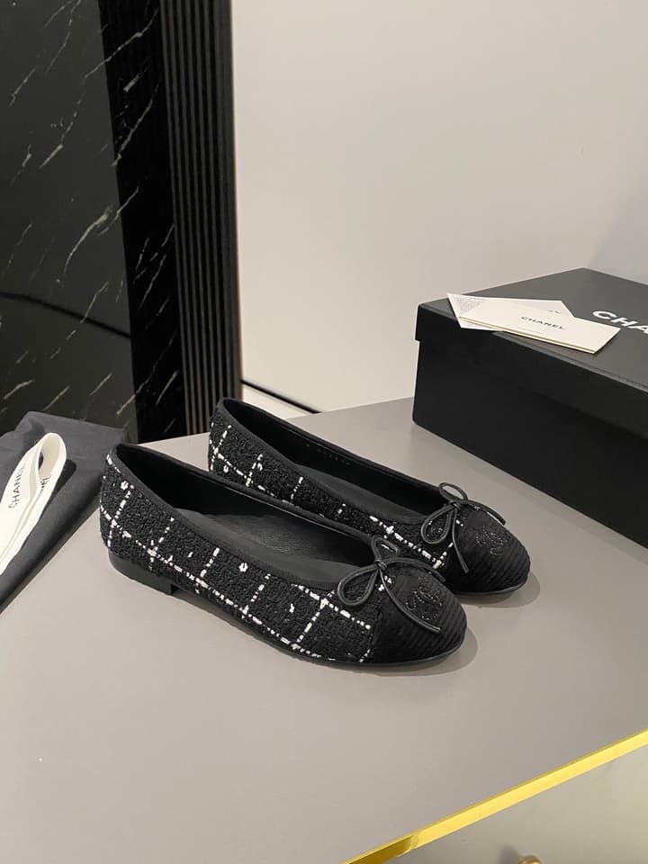 Chanel Classic Ballet Flats in Shiny Black