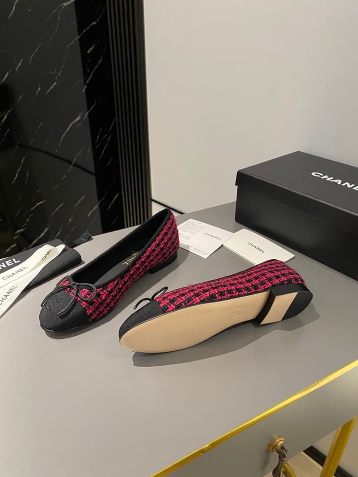Chanel Classic Ballet Flats in Shiny Black