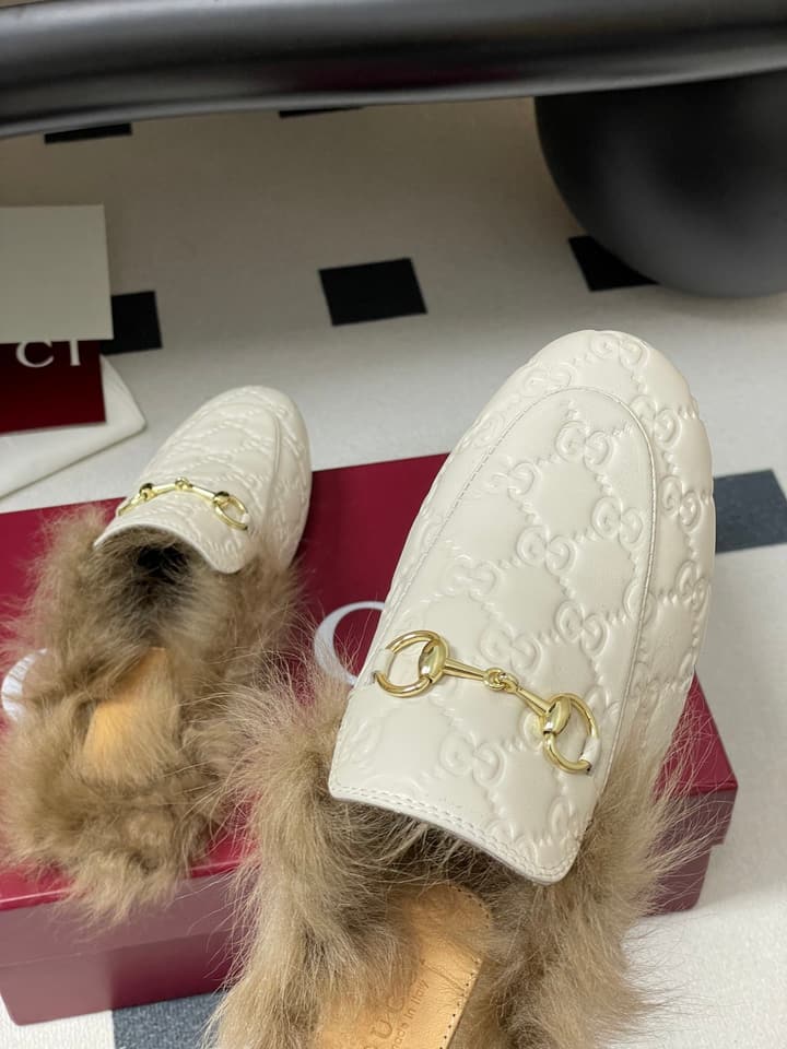 Gucci Princetown Classic Wool Mules – 2025 Fall Latest Edition in Black Croc Embossed Leather