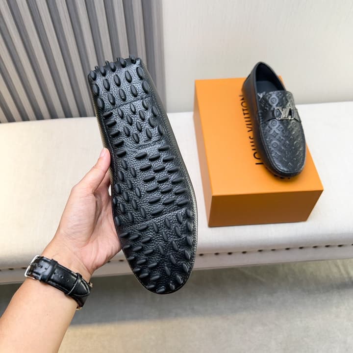 Louis Vuitton Pebbled Leather Driving Shoes in Black Textured Leather