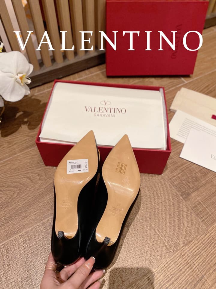 Valentino VLogo Signature Crystal Pumps – 2022 Collection in Black Patent Leather