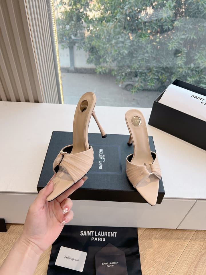 Saint Laurent Lee Metal Chain Pointed-Toe Pumps in Black Satin