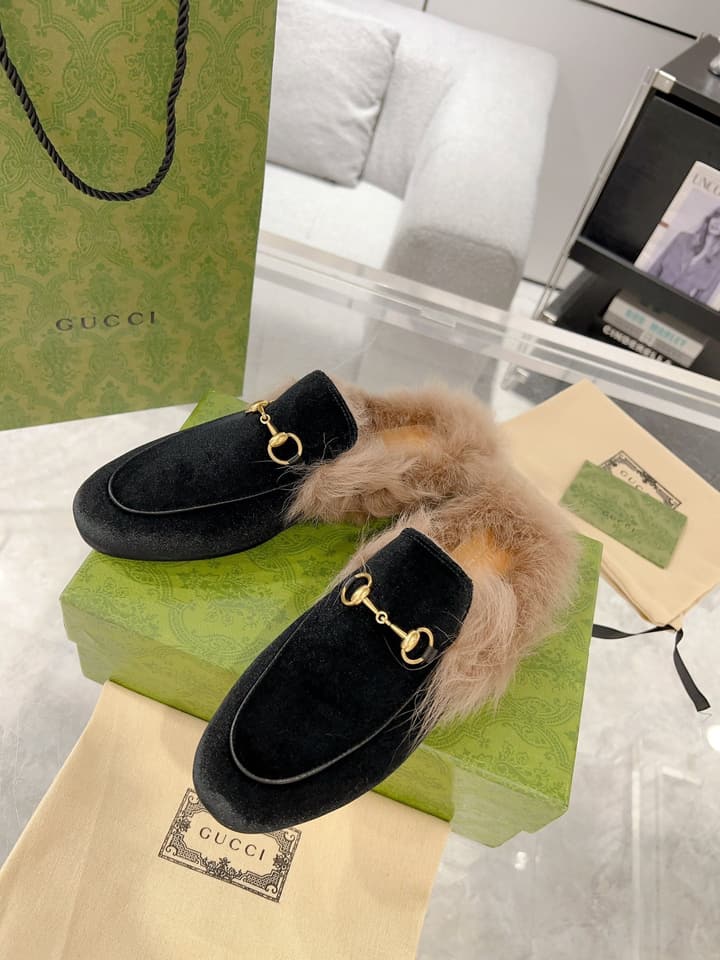 Gucci Toscana Sheepskin Loafers in Black Patent Embossed With Tan Shearling