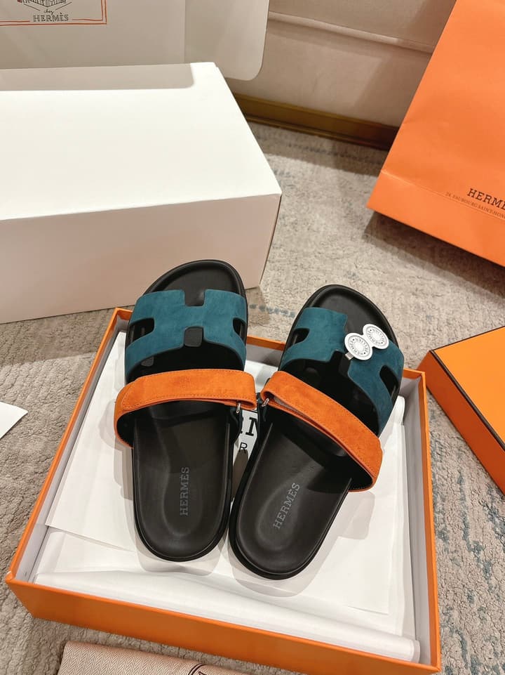 Hermès Chypre Leather Unisex Slides – 2023SS in Blush Pink