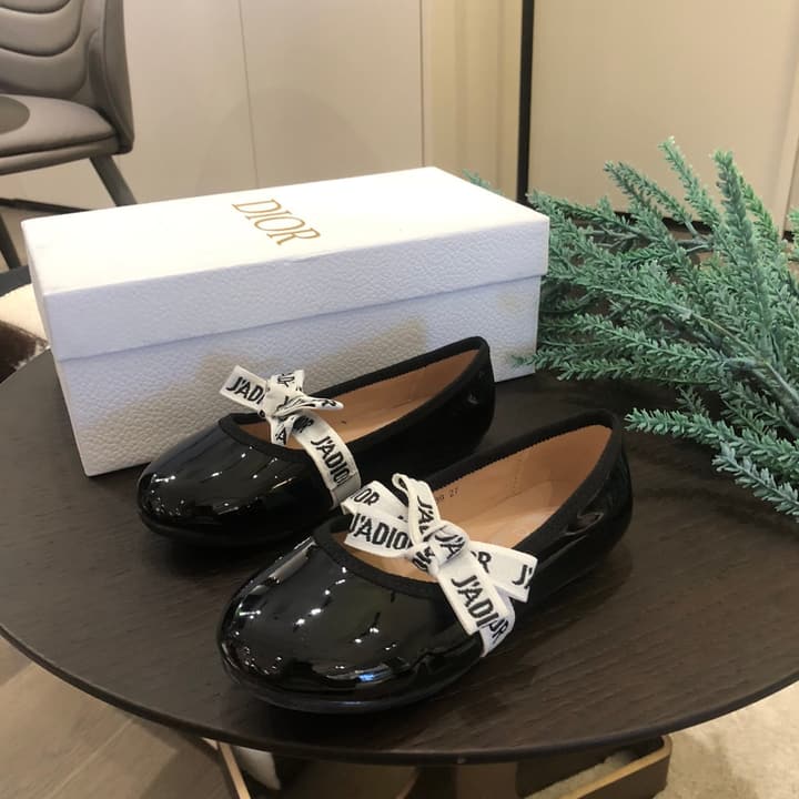 Whimsical Wonders Butterfly Ballet Flats – Kids Collection in Black Patent With Patterned Bow