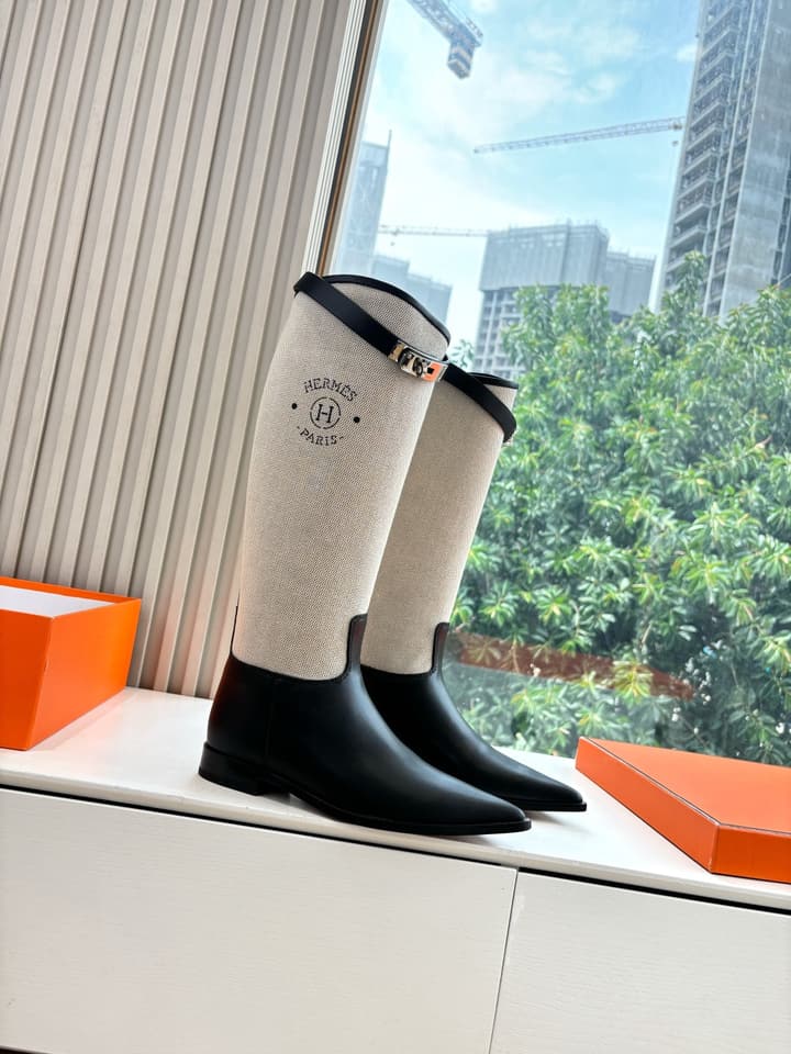 Hermès Classic Knee-High Boots – 2025FW in Assorted Buckle Riding Boots Display