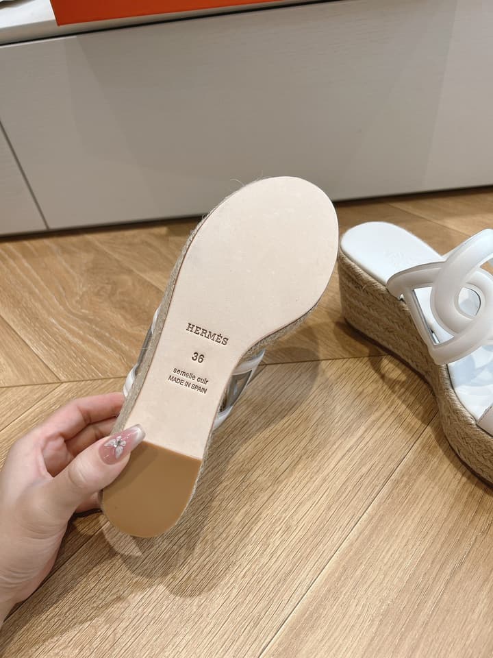 Hermès Wedge Sandals – Spring/Summer 2024 Collection in Black