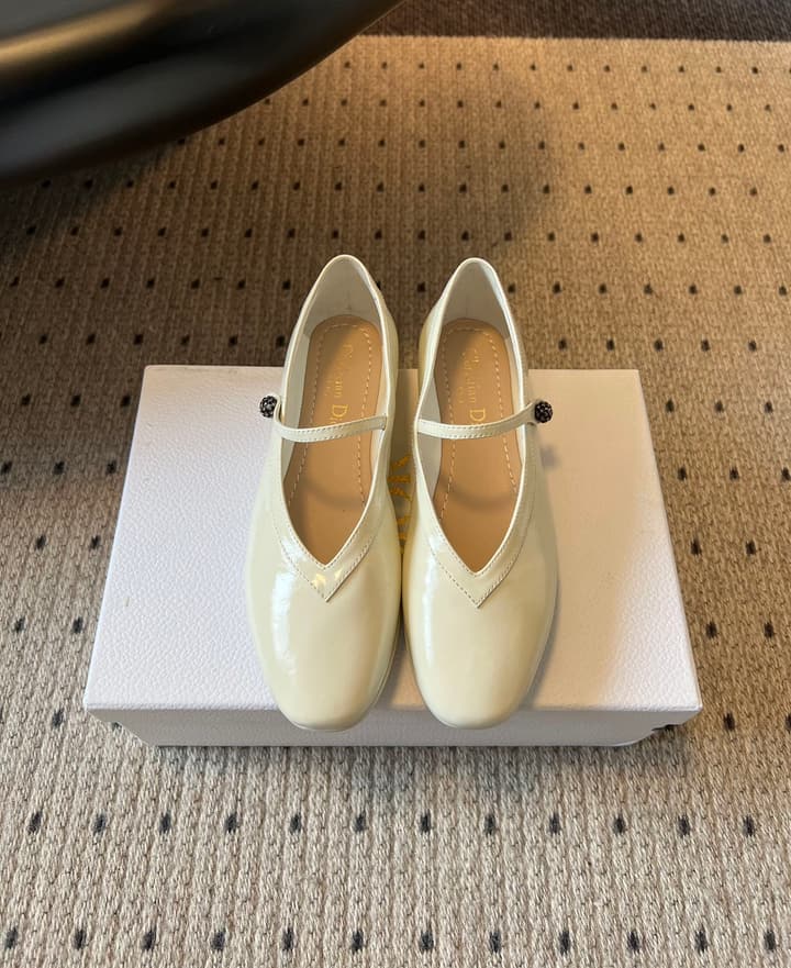 Dior Flat Mary Jane Shoes – 25SS in Black Patent Leather