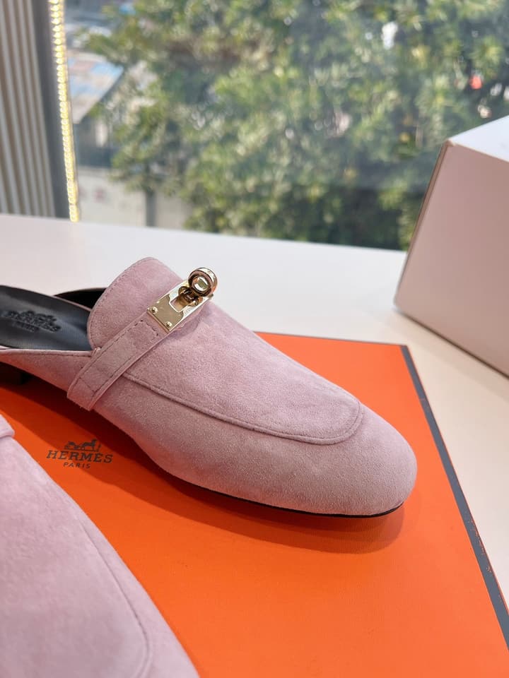 Hermès Mules Loafers – 2025 Spring/Autumn Collection in Dark Green Suede
