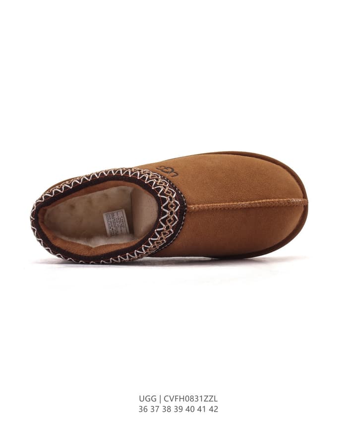 UGG Sheepskin Slippers Snow Boots in Chestnut With Ribbed Collar
