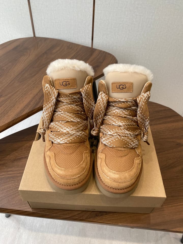 UGG Knitted Shearling Snow Boots in Black Suede