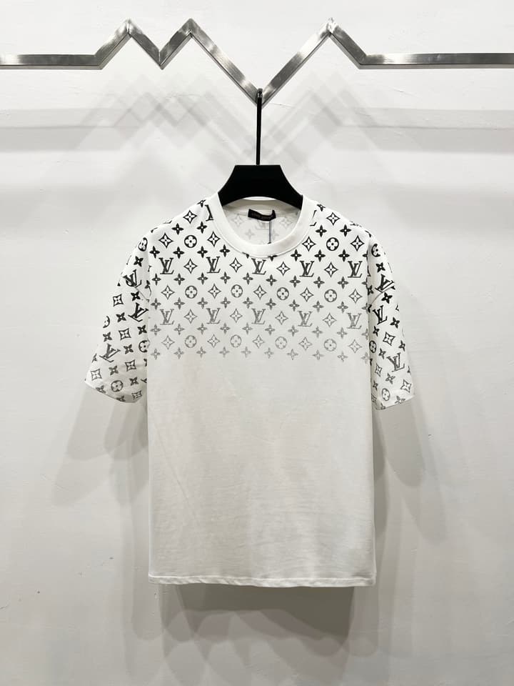 Louis Vuitton Gradient Monogram T-Shirt – 2025 Summer Collection in Black Bottom Gradient Monogram