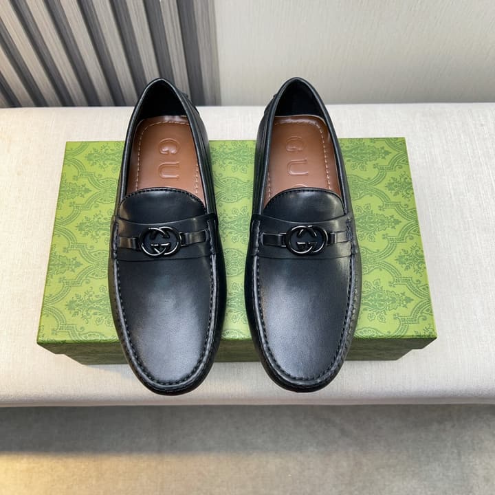 Gucci Premium Leather Loafers in Black Embossed Leather