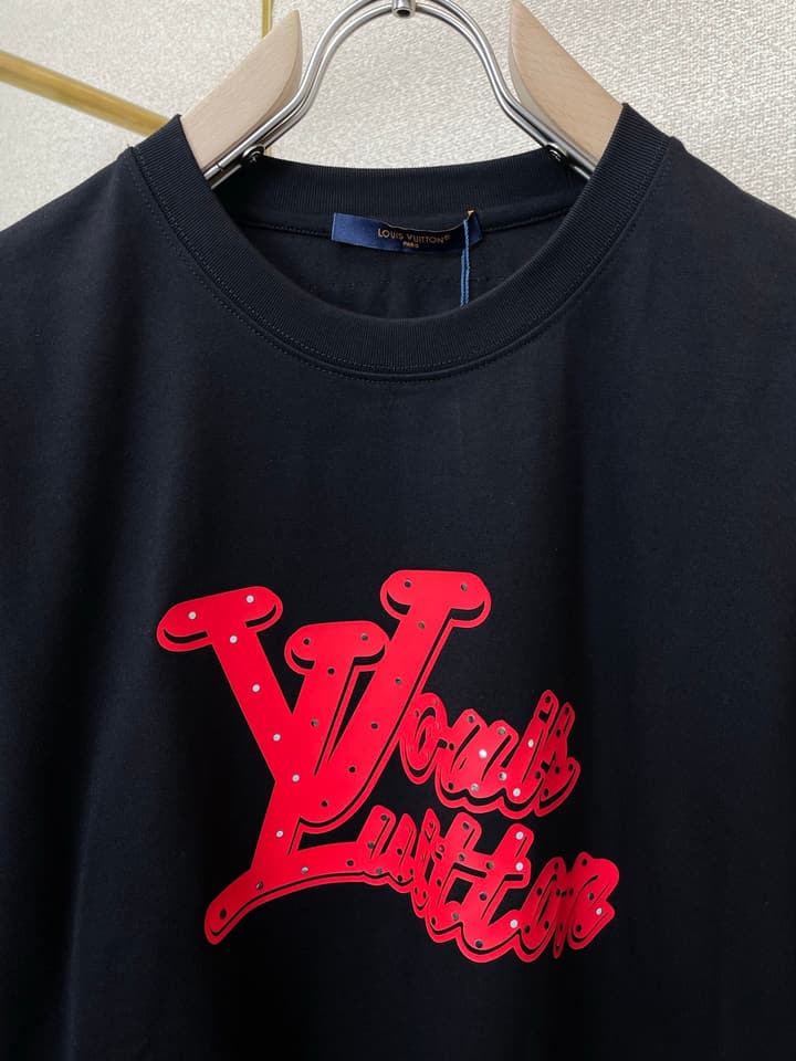 Louis Vuitton Men's Casual Short-Sleeve T-Shirt in Black