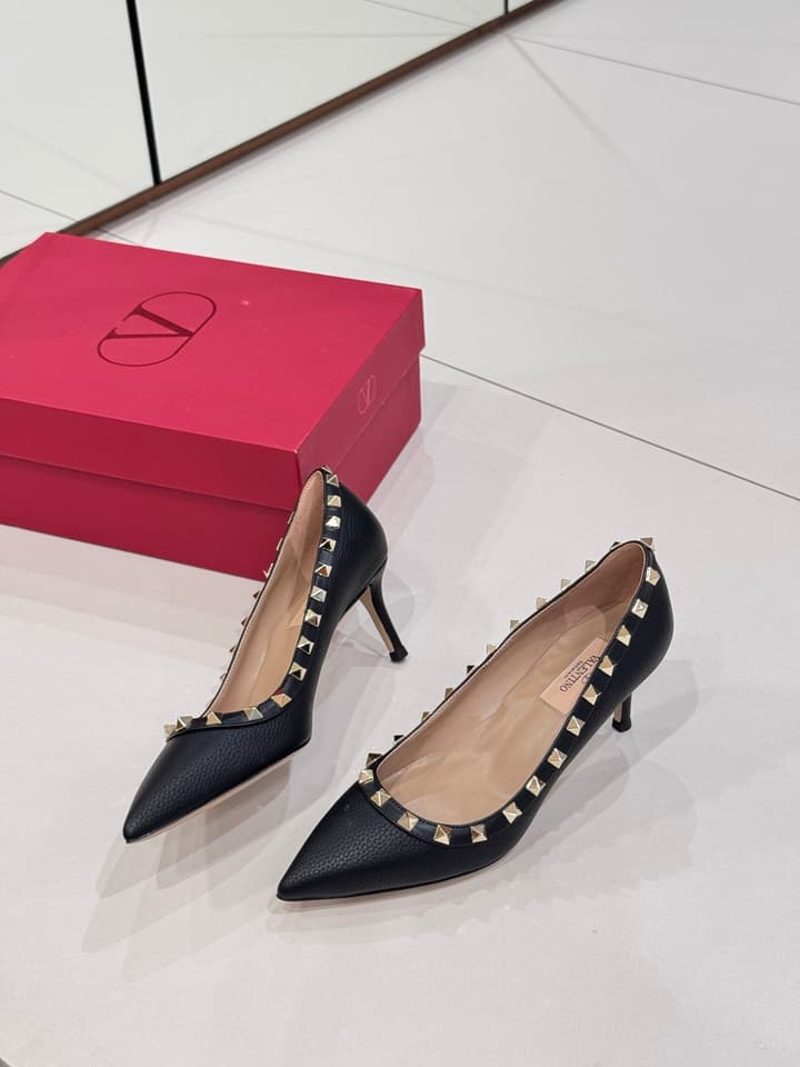Valentino Classic High-Heel Pumps in Nude Pink Studded