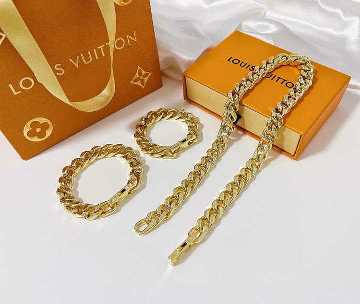Louis Vuitton Monogram Chain Links Bracelet