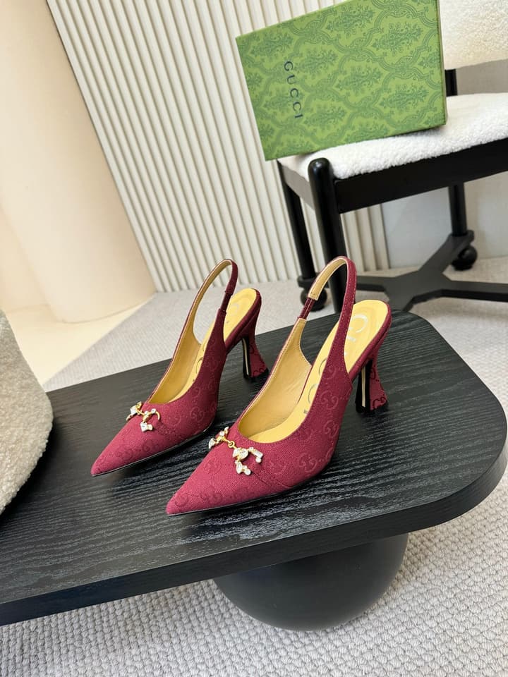 Gucci Double G Pointed-Toe Pumps in Black