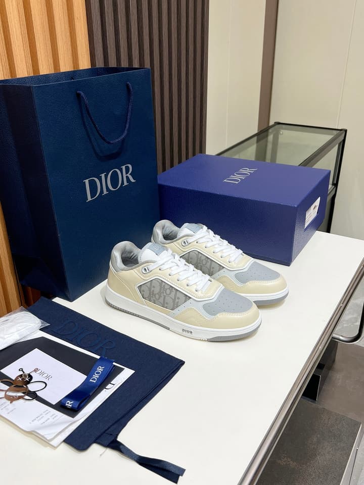 Dior B27 Unisex Sneakers – 2025 Collection in Beige With Dark Green Accents
