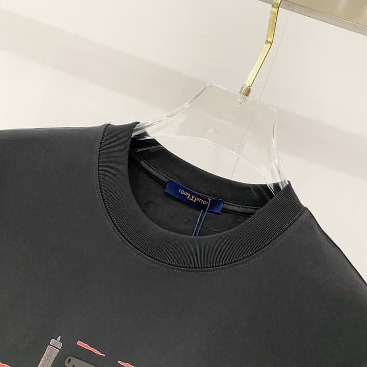 Louis Vuitton Eiffel Tower Silicone Logo T-Shirt – 2025SS in Black