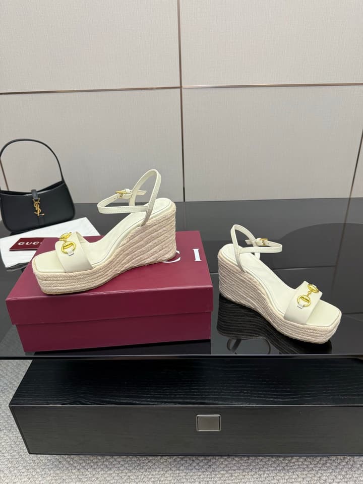 Gucci Horsebit Platform Sandals – 2025 Summer Collection in Black