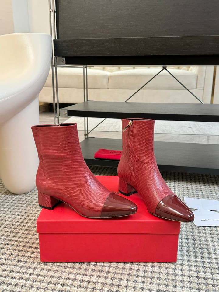 Ferragamo Pointed Toe Chunky Heel Ankle Boots – Autumn/Winter Collection in Black Patent