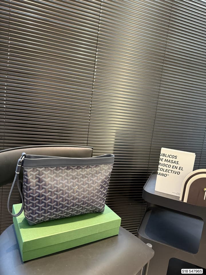Goyard Unisex Clutch Bag in Black