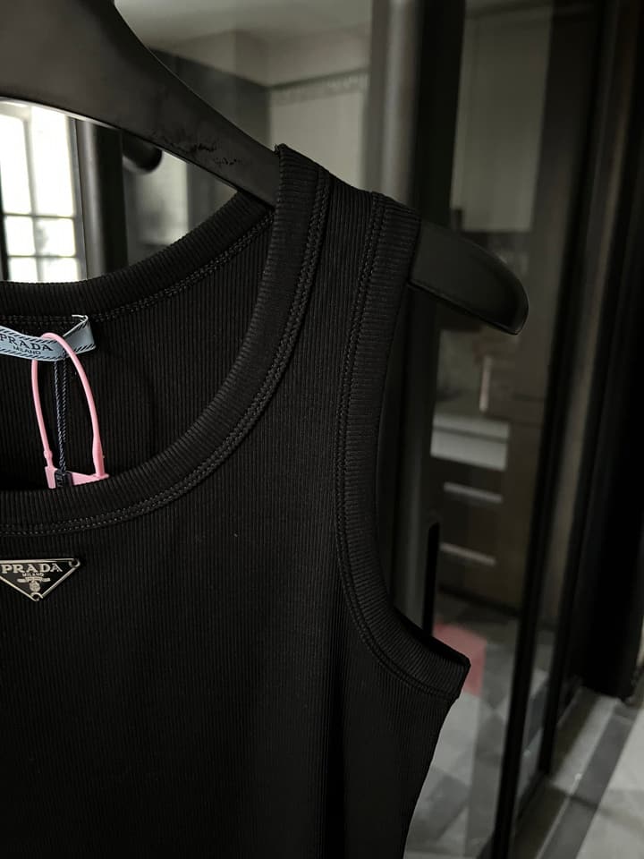 Prada Metal Triangle Logo Ribbed Tank Top – 25SS in Black
