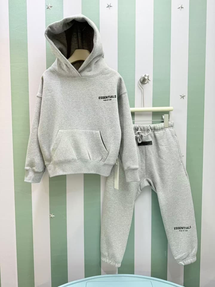 Fear of God ESSENTIALS Fleece Tracksuit Set – Kids Collection – 2025SS in Dark Gray Set