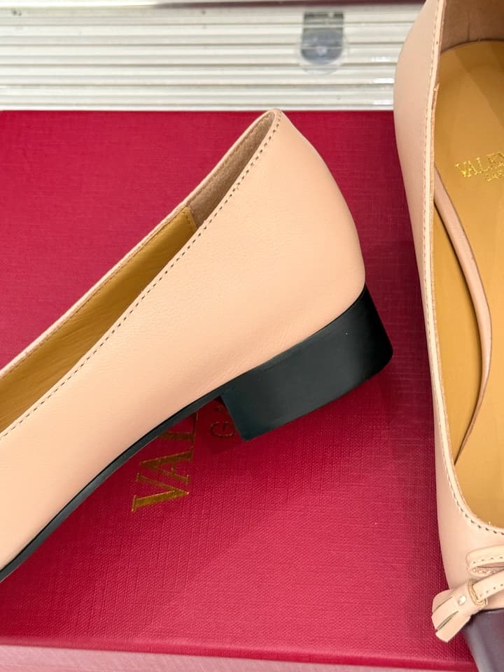 Valentino VLogo Metal Buckle Ballet Flats – 25FW in Charcoal