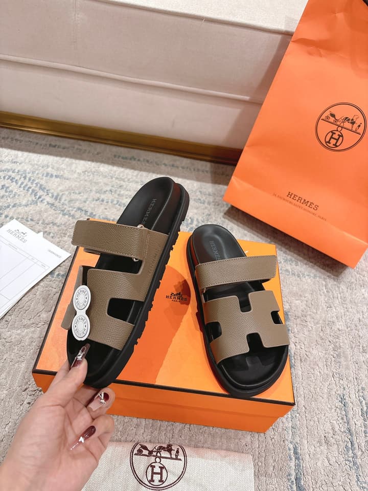 Hermès Chypre Leather Slides