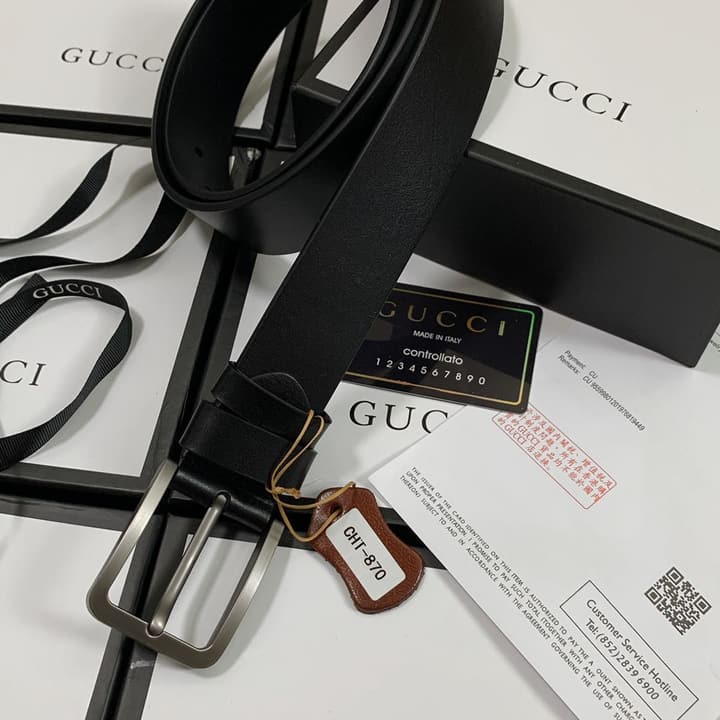 Gucci European Exclusive Calfskin Belt in Black